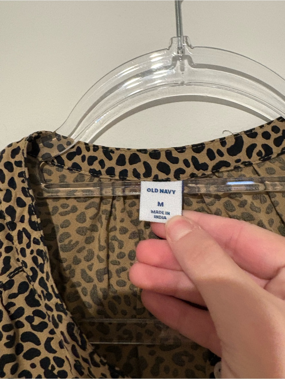 Old Navy animal leopard print button cap sleeve blouse brown black medium - Picture 2 of 6
